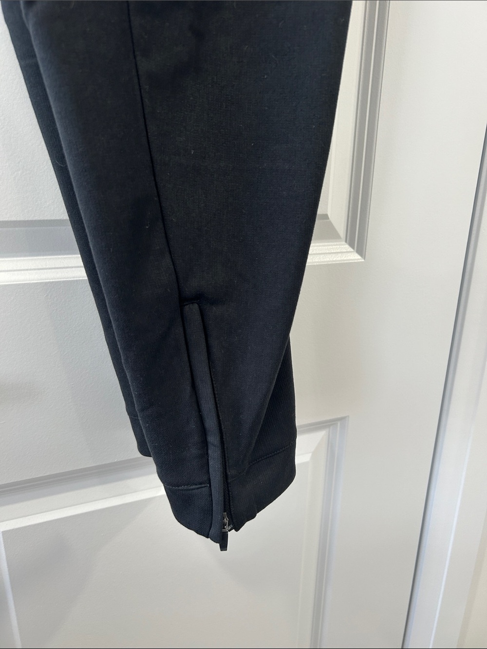 Nike Black Men’s Jogger Sweatpants - Picture 2 of 5